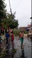 Angin Puting Beliung Terjang 51 Rumah Di Sara Jaya Cirebon