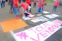 Kurir JTE Demo Di Kantor JTE Tangerang
