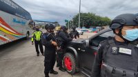Personel Gegana Brimob Banten Kawal Kedatangan Vaksin Covid-19 Menuju Pelabuhan Bakauheni