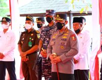 Kapolri Saksikan Gubernur Maluku Utara Di Vaksinasi