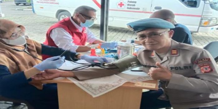 Menyambut HUT Bhayangkara ke 76, Polres Sumedang Laksanakan Donor Darah