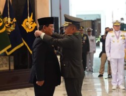 Prabowo Subianto Mendapatkan Tanda Kehormatan Bintang Kartika Eka Pakci Utama