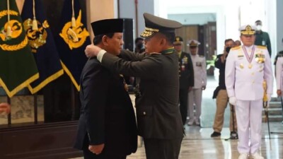 Prabowo Subianto Mendapatkan Tanda Kehormatan Bintang Kartika Eka Pakci Utama