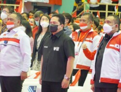 Erick Thohir Bersama Wamenaker Di Dampingi Kepala BP2MI Melepaskan 2.686 PMI