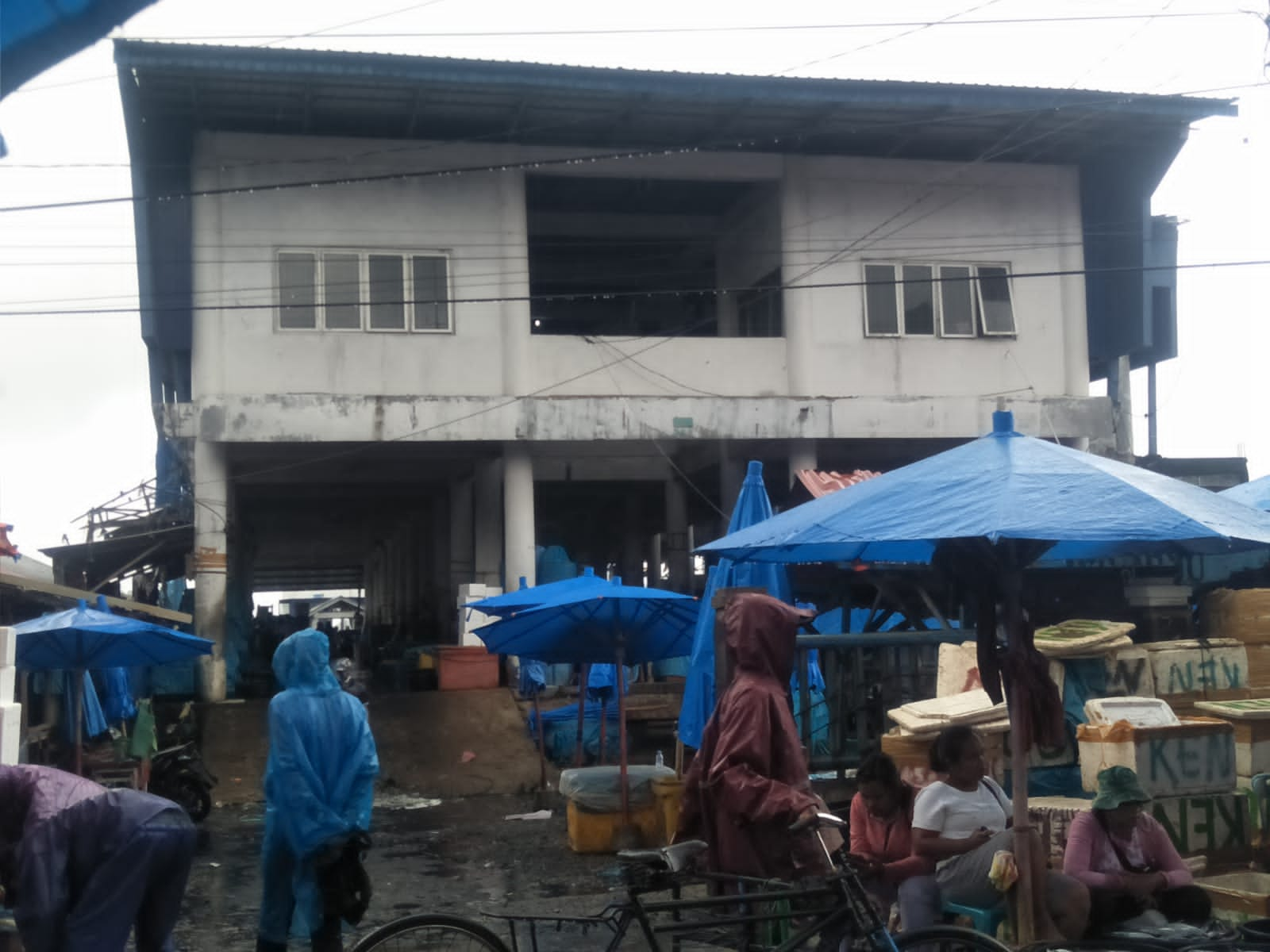 Gedung Pelelangan Ikan Sibolga Sudah Rusak