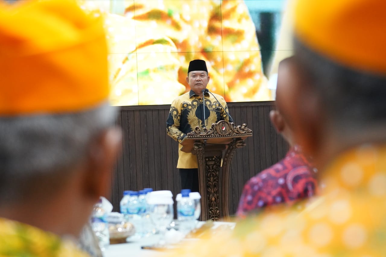 TNI AD Berangkatkan Umroh 102 Veteran Seroja