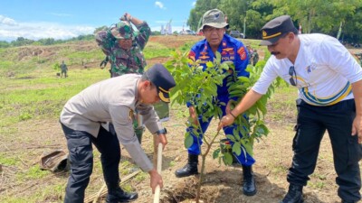 Polres Sumedang Laksanakan Gerakan Tanam Pohon Dalam Rangka Hari Bakti PUPR Ke 77