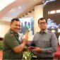 Danpussenhanud Mayjend Haris Sarjana bersama Gubernur lemhanas Andi Widjajanto