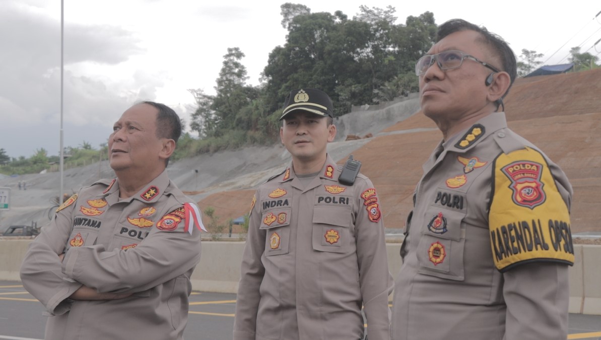 Kapolda Jabar Mengecek Tol Cisumdawu Dan Cireki Persiapan Pam Natal dan Tahun Baru