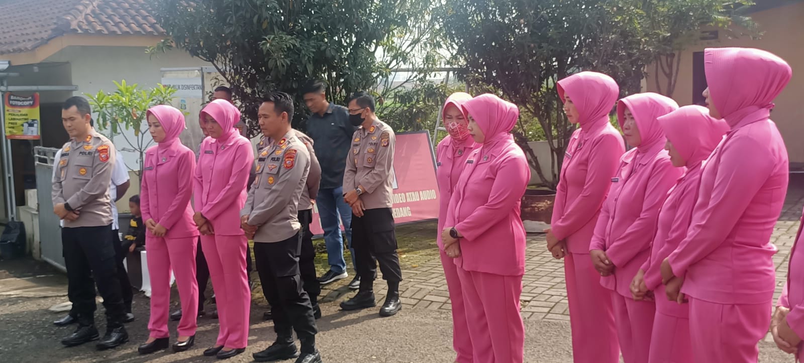 Polres Sumedang Laksanakan Pemotongan Sapi Bagikan Daging Ke Kaum Duafa