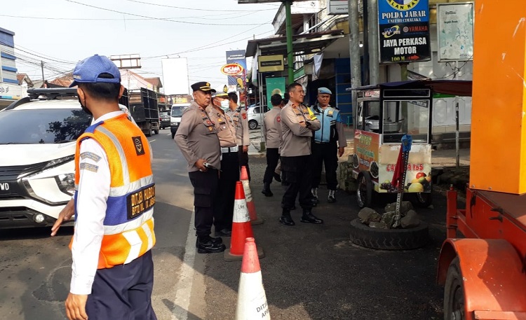 Wakapolda Jabar Laksanakan Pengecekan Pos Pam Di Wilayah Sumedang