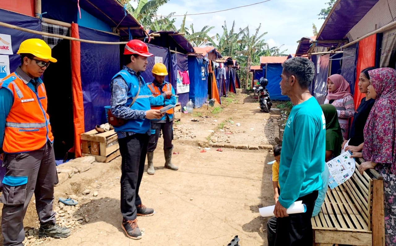 Dukung Pemulihan Pascagempa Cianjur, PLN Alirkan Penyambungan Listrik Sementara Di Huntara