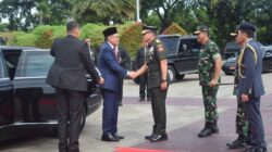 PM Malaysia Anwar Ibrahim Sambangi TMPNU Kalibata Didampingi Kaskogartap I/Jakarta Brigjen TNI Rano Tilaar