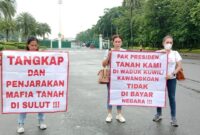 Menyampaikan aspirasi di depan Patung Kuda, Gambir Jakarta Pusat