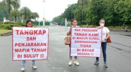 Menyampaikan aspirasi di depan Patung Kuda, Gambir Jakarta Pusat