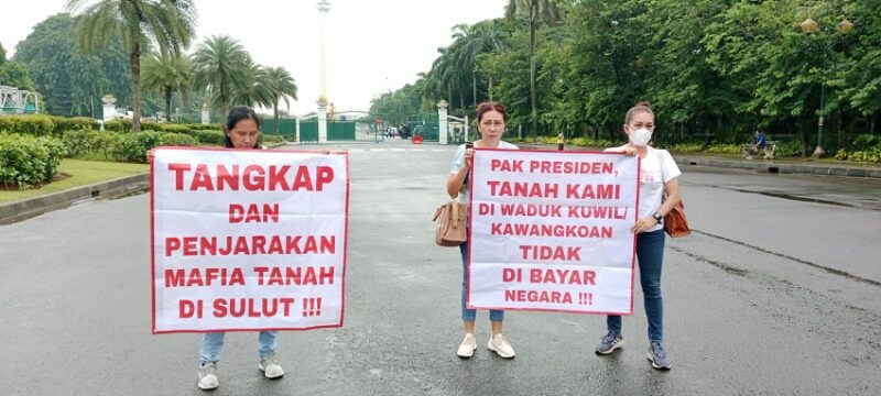 Menyampaikan aspirasi di depan Patung Kuda, Gambir Jakarta Pusat