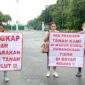 Menyampaikan aspirasi di depan Patung Kuda, Gambir Jakarta Pusat