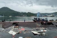 Restoran dipinggir pantai Jayapura ambruk akibat gempa