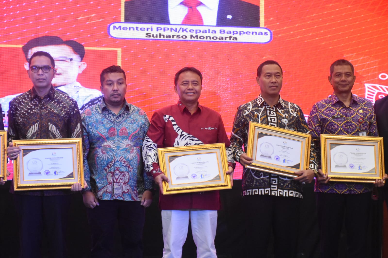 Sekda Sumedang Raih Digital Leadership Government Award dari Kemendagri