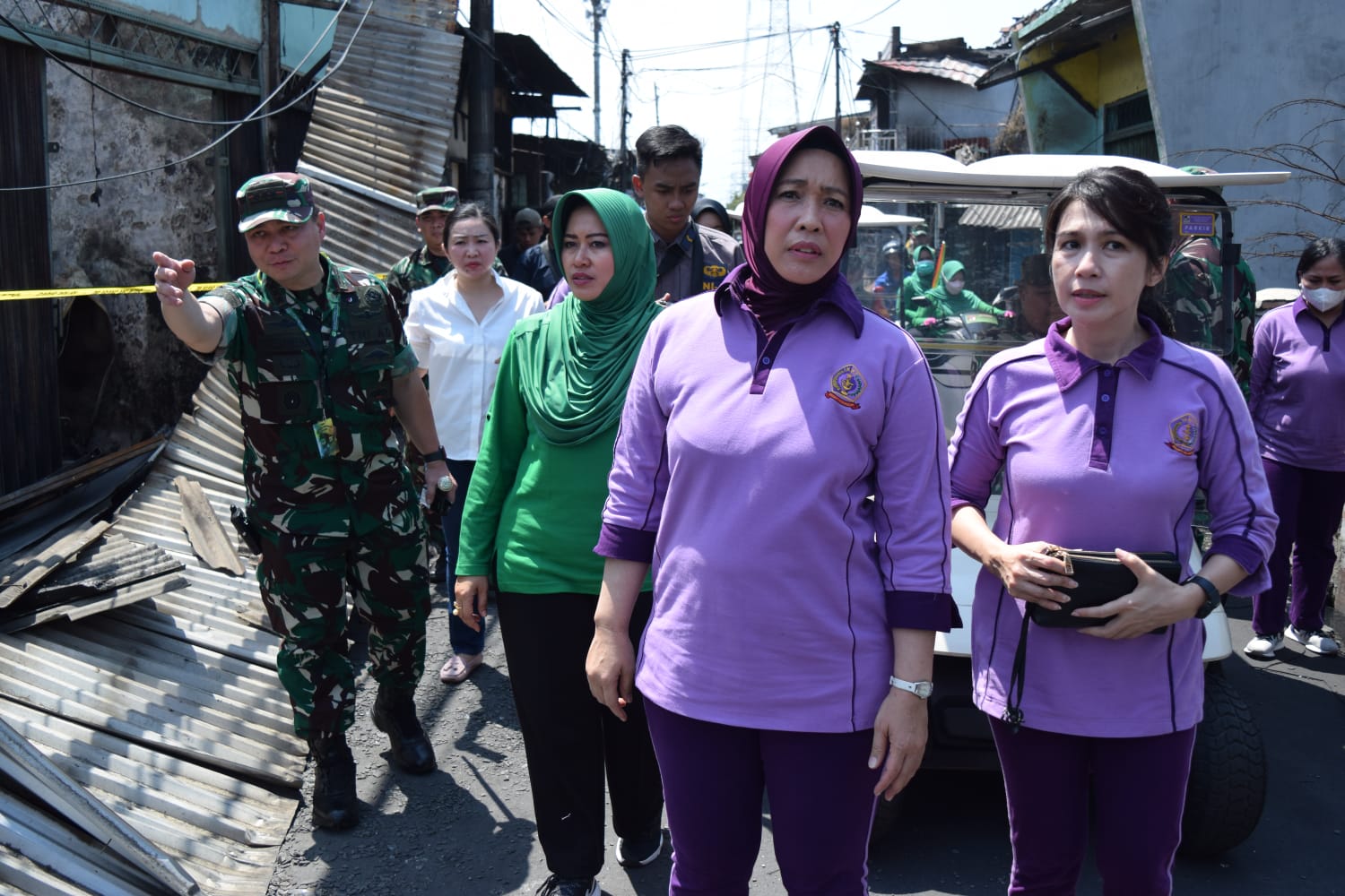 Ikatan Kesejahteraan Keluarga  TNI (IKKT) Pragati Wira Anggini Cabang BS VI Kogartap I/ Jakarta Bantu Korban Kebakaran Depo Plumpang