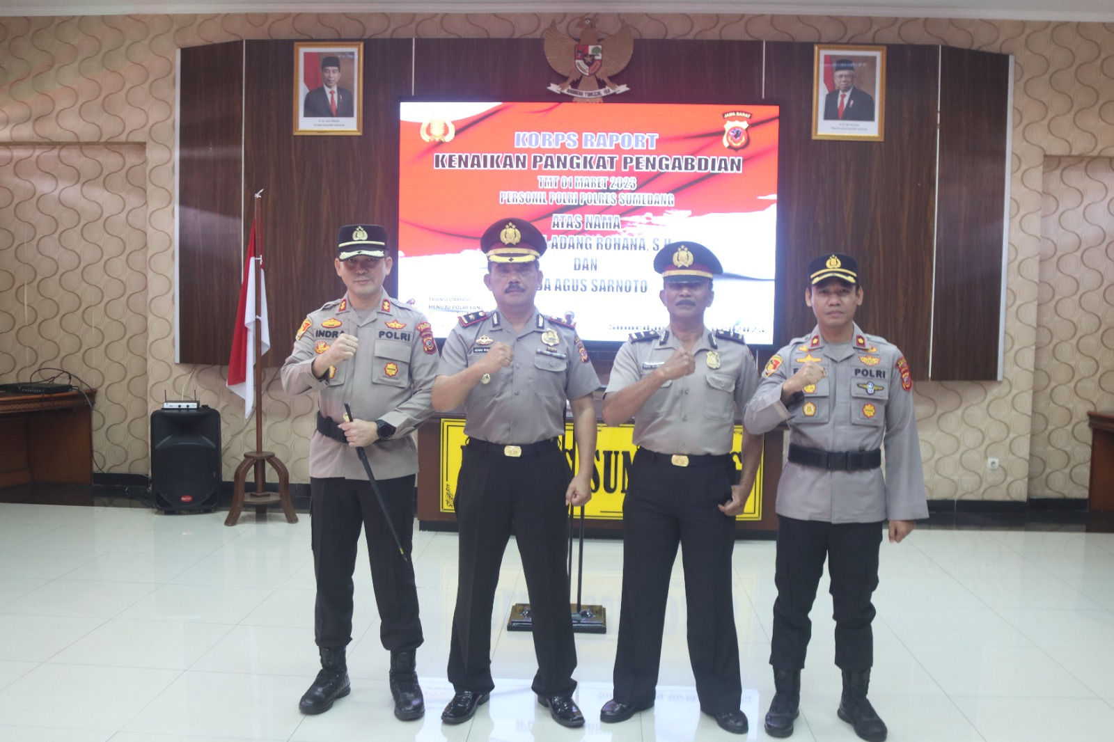 Kapolres Sumedang Lantik Kenaikan Pangkat Pengabdian Terhadap Dua Personilnya