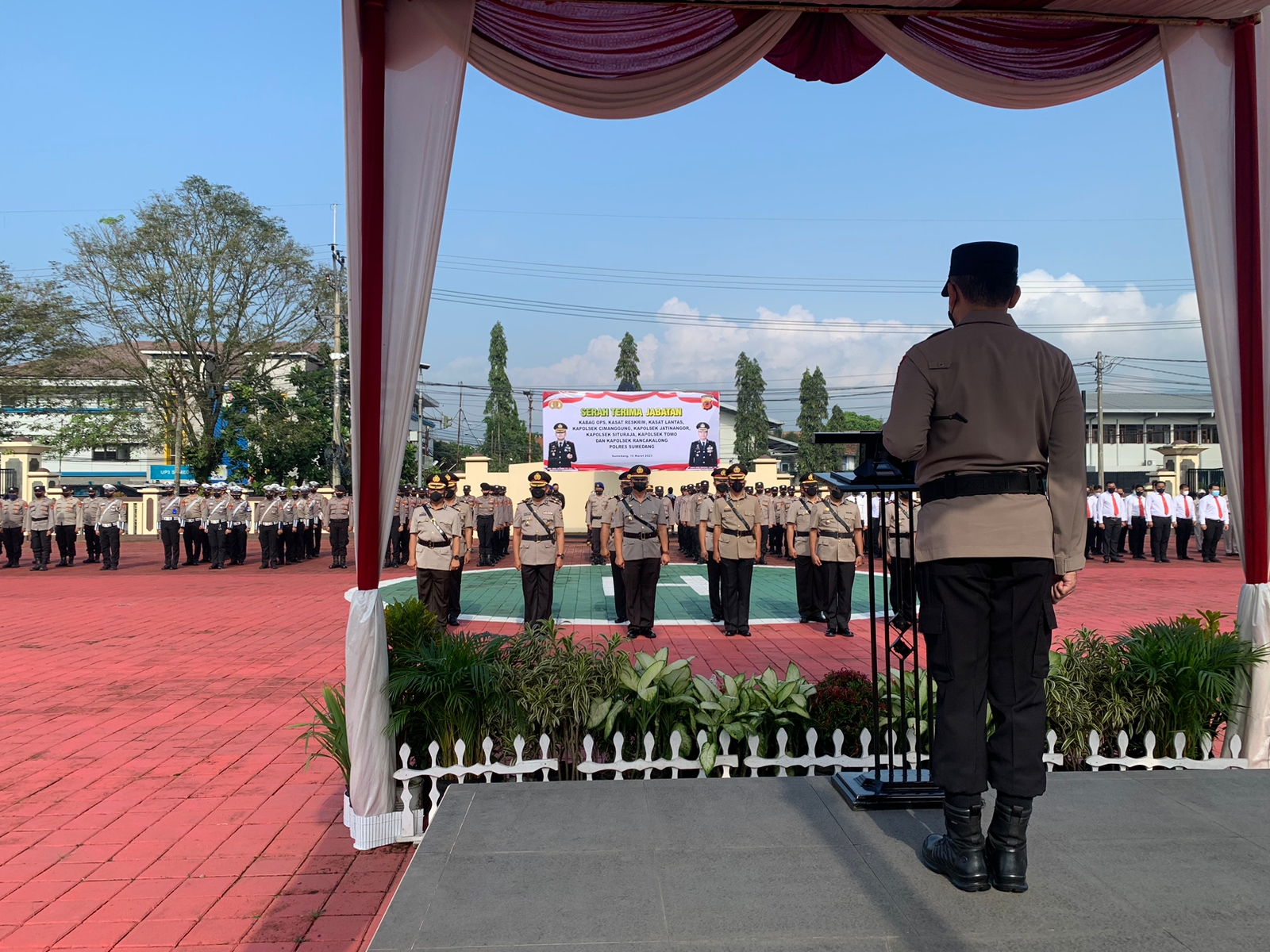 Kapolres Sumedang Pimpin Sertijab Tiga Pejabat Utama Dan Lima Kapolsek Polres Sumedang 