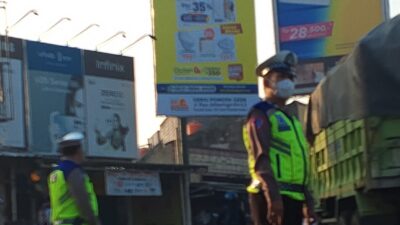 Satlantas Polsek Jatiasih Menggelar Operasi Patuh Jaya di Jalan Raya Pekayon