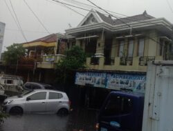 Banjir Melanda Bekasi Akibat Curah Hujan Yang Tak Henti- henti