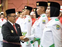 Pj. Wali Kota Bekasi Kukuhkan Paskibraka Tingkat Kota Bekasi Tahun 2024