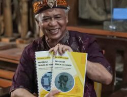 Prof. DR. Agus Aris Munandar Dan Tim Ketika Sambangi Candi Punden Barudak Serta Batu Pangcalikan Parigi Galunggung Katakan Artefak-artefak di Sekitar Galunggung Aset Berharga Yang Perlu Perhatian Serius Pemerintah Agar Lakukan Penelitian Lebih Seksama