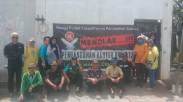 Warga RW 07 Antilop Tolak Pembangunan Kantor RW 012, Tuding Ada Pelanggaran Aturan