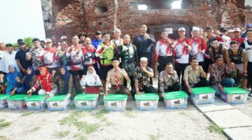 Panglima TNI Buka Kejuaraan Jetski Panglima TNI Cup 2024: Cetak Rekor MURI, Bagikan Sembako, dan Tanam Pohon di Pulau Kelor