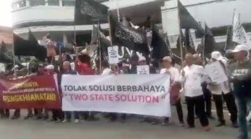 Aksi Pro Palestina di Garut Diwarnai Seruan Khilafah, Anton Charliyan: “Ancaman Serius bagi NKRI!”