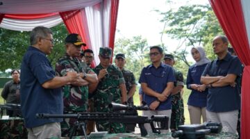 Panglima TNI Tinjau dan Uji Performa Senjata Produksi PT. Pindad