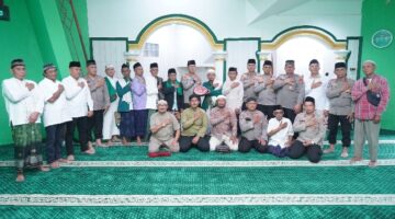 “Polres Metro Jakarta Utara Hadirkan Jumat Curhat: Edukasi Narkoba, Dialog, dan Berkah Sosial di Masjid Al Mubarokah”