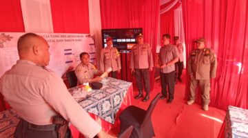 Kapolsek Koja Pantau Langsung Pengamanan Natal 2024 dan Tahun Baru 2025 di Simpang Lima Semper