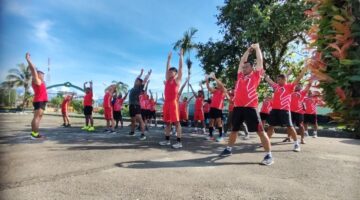 Tingkatkan Kebugaran, Prajurit Kodim 1710/Mimika Gelar Lari 5 KM Penuh Semangat