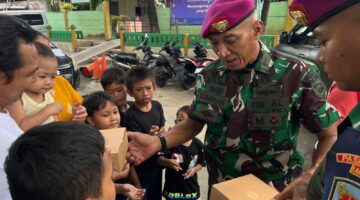 Yonmarhanlan III Sebarkan Kepedulian di Jumat Berkah dengan Berbagi Nasi Siap Saji