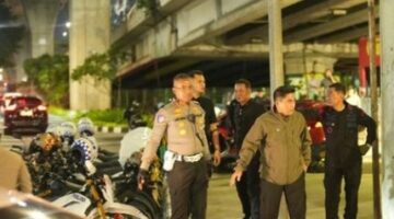 Bravo !! Kapolda Metro Jaya Turun Langsung Bersama Tim Pemecah Macet Di Jakarta