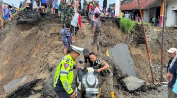 Jembatan Cidadap Sukabumi Amblas 4 Meter, Akses Dua Desa Terputus Total