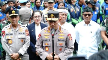 Kapolri Pimpin Apel “Sauyunan Jaga Lembur”, Wujud Sinergi Polri dan Ojol Untuk Keamanan Masyarakat