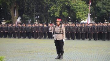 Polwan Jadi Komandan Upacara Peringatan Hari Ibu di Polda Jabar