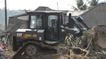 Percepat Penanganan Pasca bencana, Satgas Gulbencal Korem 023/KS Maksimalkan Alat Berat Bantuan Kasad.