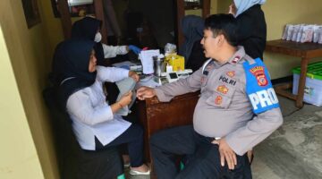 Donor Darah HUT Bhayangkara ke-80 Satukan Polri dan Masyarakat.