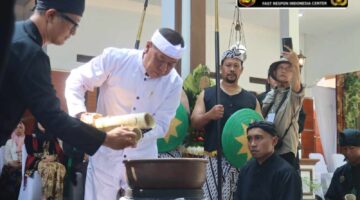 Kapolres Majalengka Kawal Nyiramkeun Pusaka Demi Lestarikan Warisan Budaya Daerah.