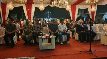 Polres Sumedang Amankan Pawai Lampion, Ribuan Pelajar Meriahkan HUT RI.
