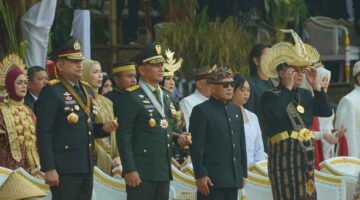 Kapolda Jabar Hadiri HUT RI ke-81 di Gedung Sate Bandung.