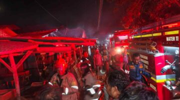 Polisi Amankan TKP Kebakaran Material Kayu di Blok Kalisana