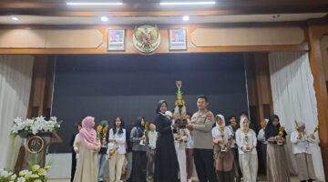 Sumedang English Olympiad 2026 Sukses Digelar, Zahira Nur Asyifa Raih Piala Juara Umum Kapolres Sumedang.