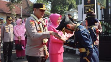 Kunker ke Polres Sukabumi Kota, Kapolda Jabar Disambut Pocil dan Jarmat.